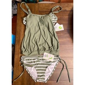 Tankini & matching bottoms swimsuit set.